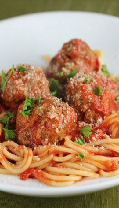 FAMILY MEAL Pomodoro "Tomato" Sauce and Meatball's over Pasta